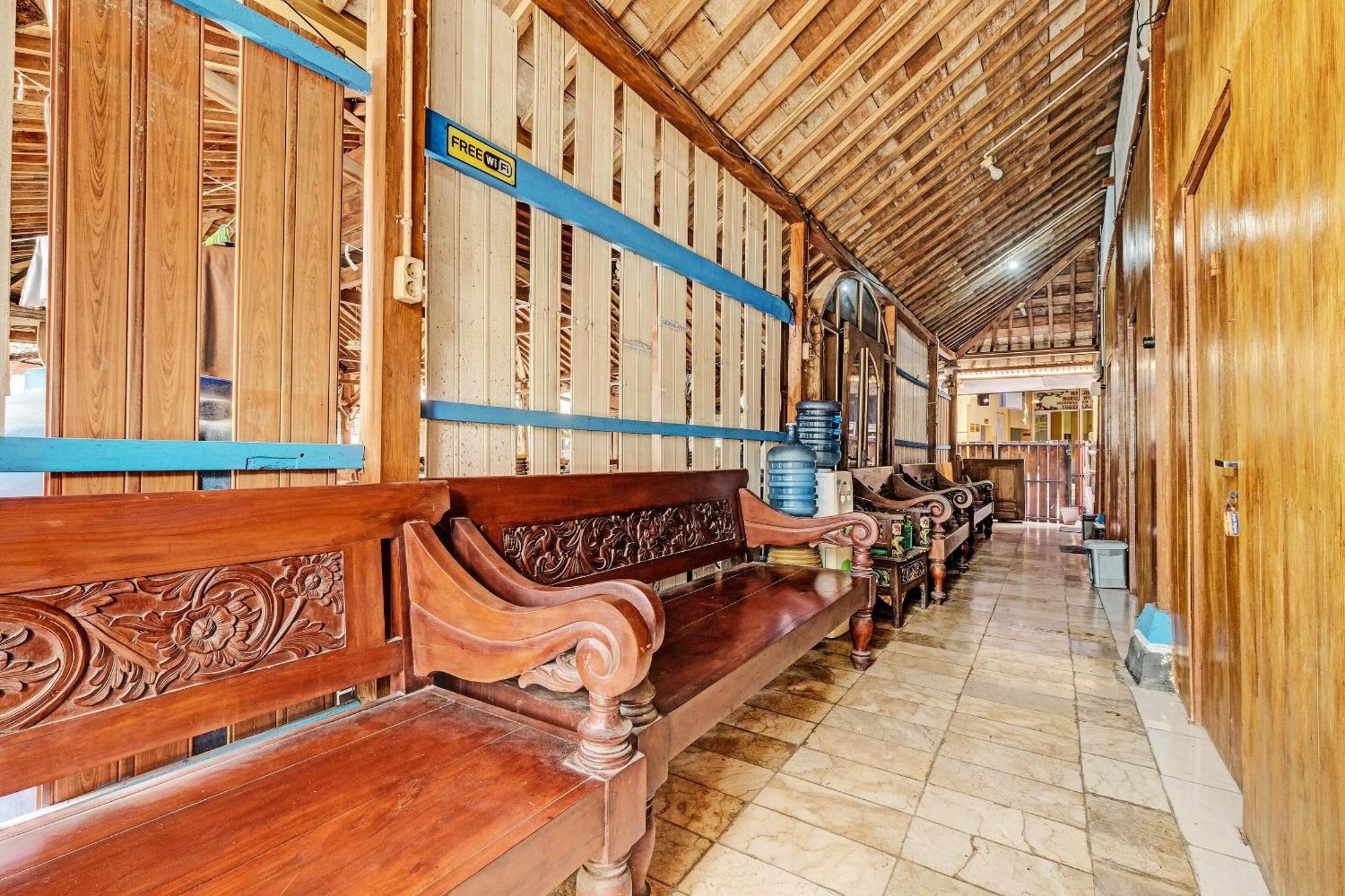 Spot On 91916 Joglo Doyong Homestay Syariah Yogyakarta Exteriör bild