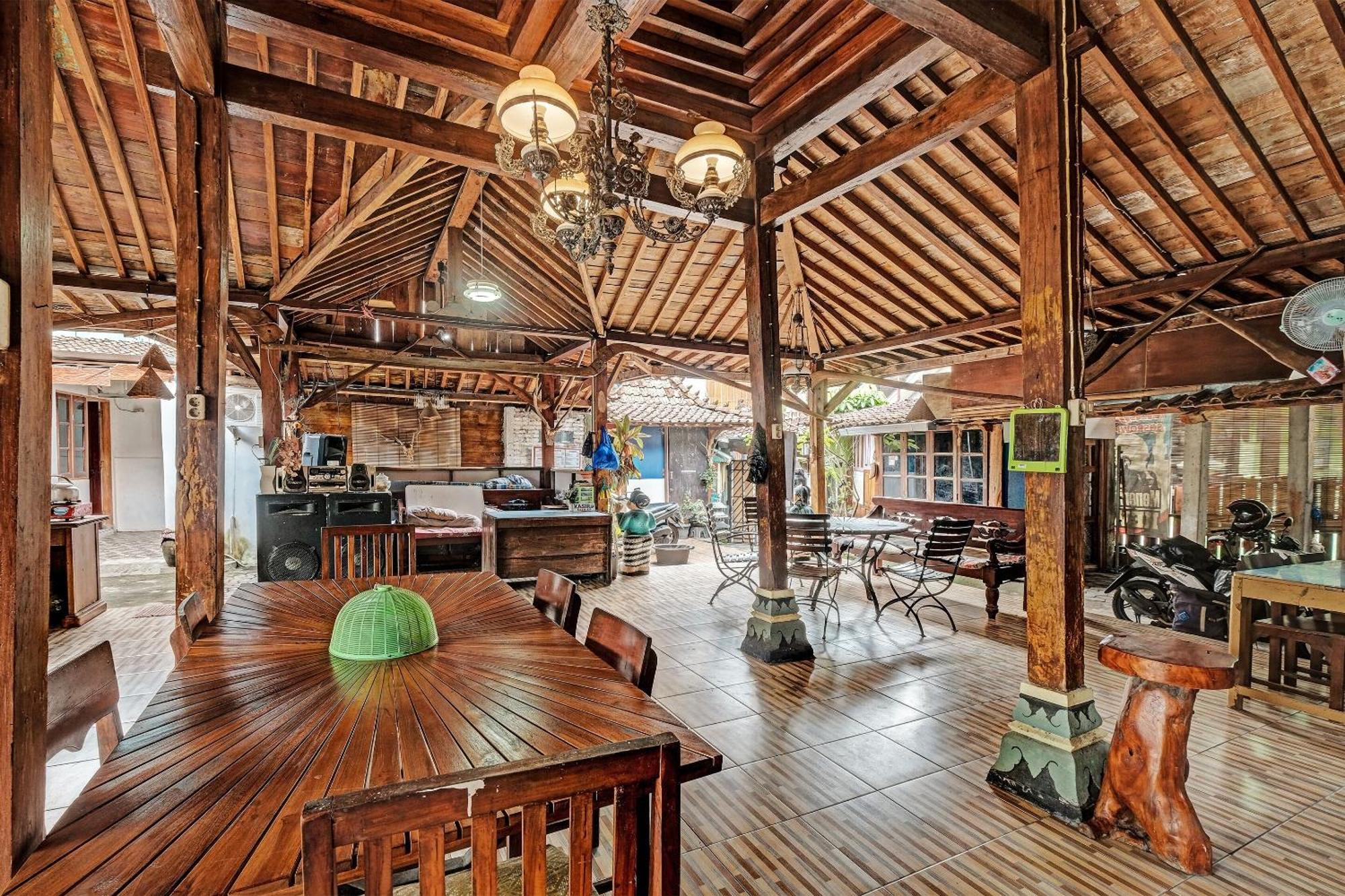 Spot On 91916 Joglo Doyong Homestay Syariah Yogyakarta Exteriör bild