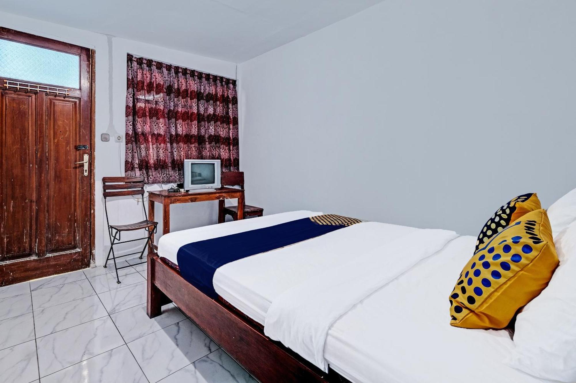 Spot On 91916 Joglo Doyong Homestay Syariah Yogyakarta Exteriör bild
