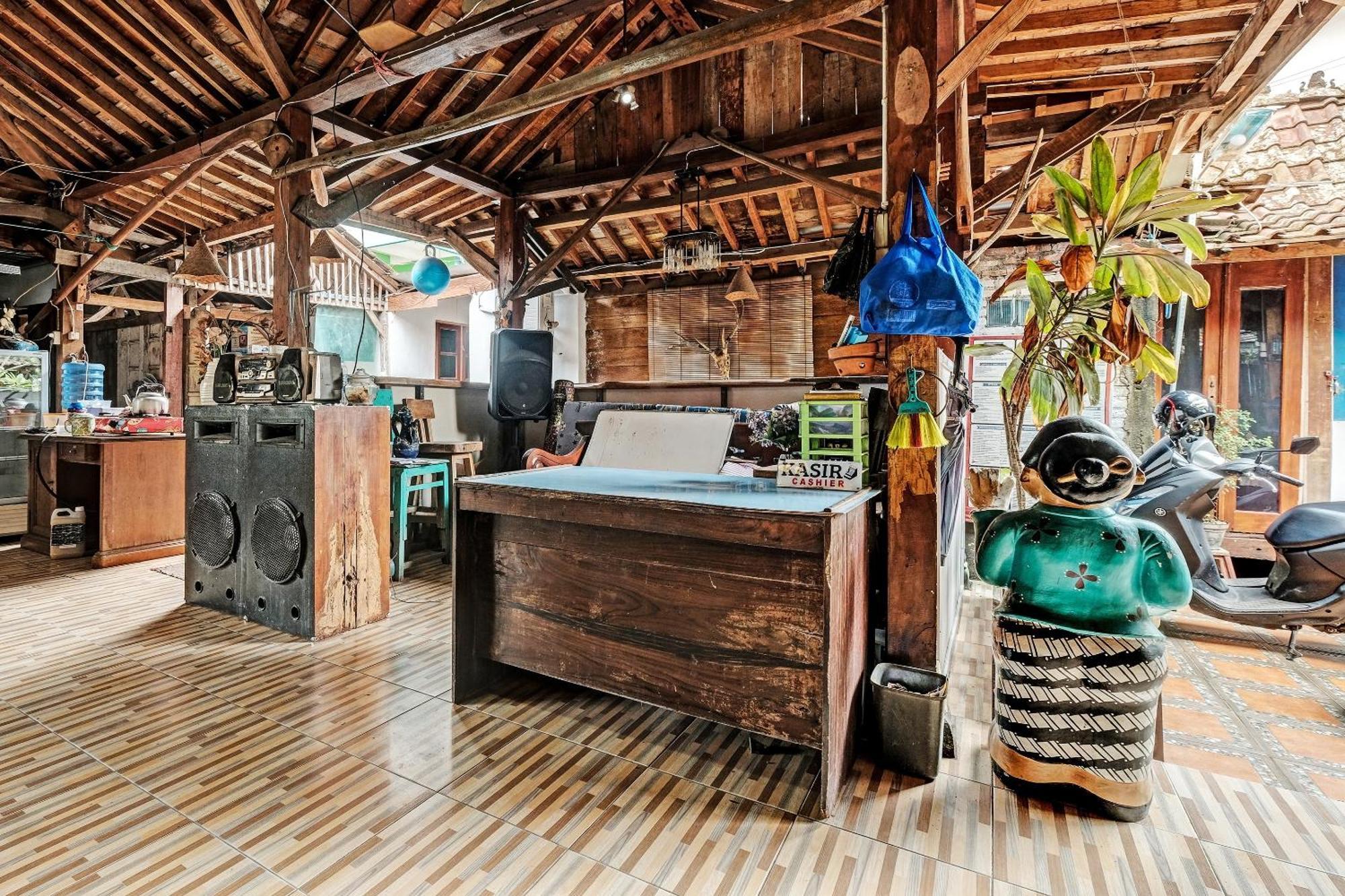 Spot On 91916 Joglo Doyong Homestay Syariah Yogyakarta Exteriör bild